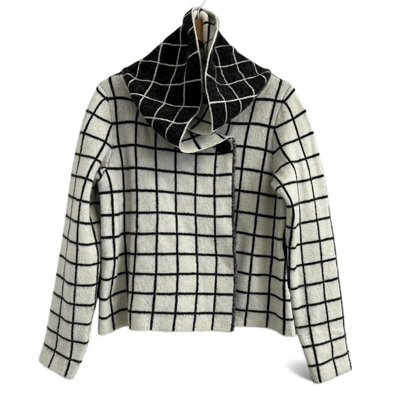 Ellen Tracy Sweaters - Ellen Tracy Black & White Checked Cropped Cardigan